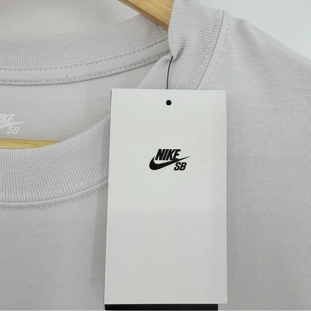 Nike SB Force Skate White and Teal Short Sleeve Loose Fit Streetwear Tee‎ Medium
